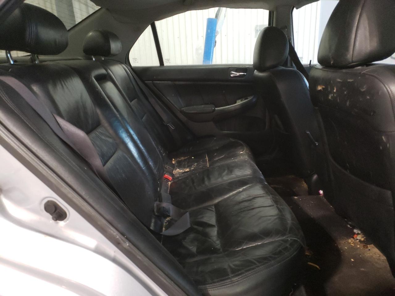 2005 Honda Accord - Image 11
