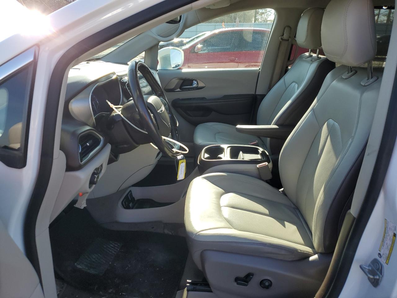 2019 Chrysler Pacifica - Image 7