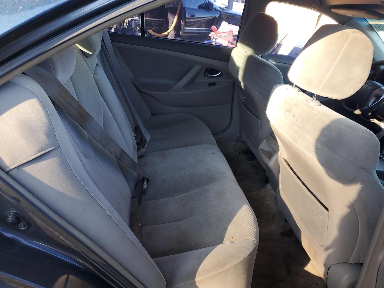2009 Toyota Camry - Image 10