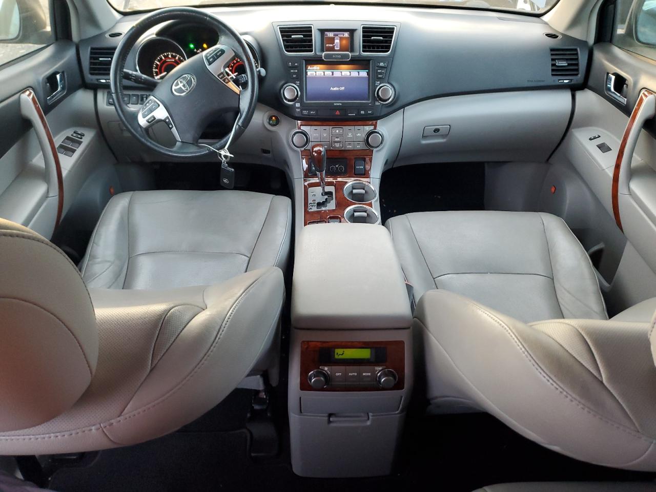 2011 Toyota Highlander - Image 8