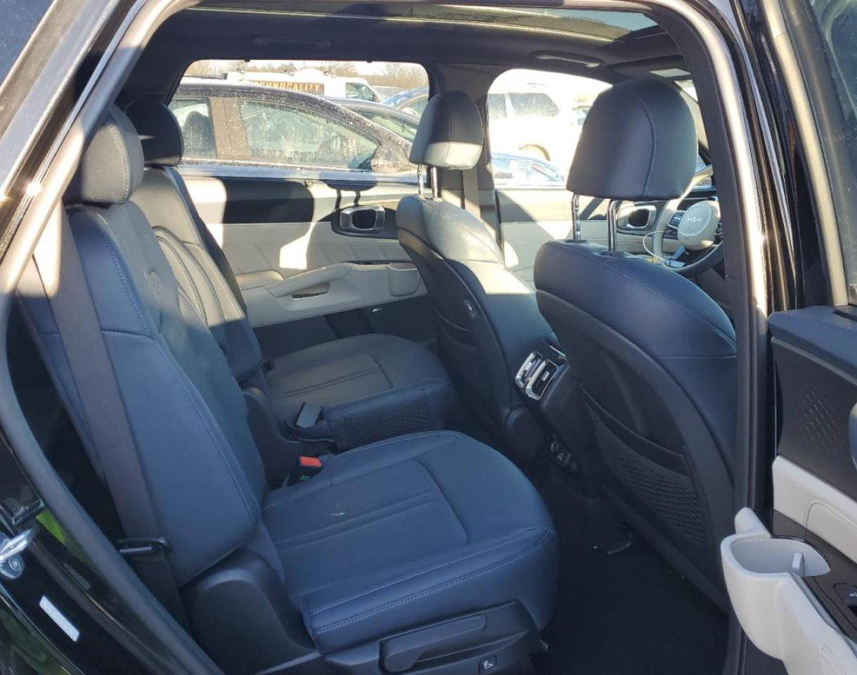 2023 Kia Sorento - Image 11