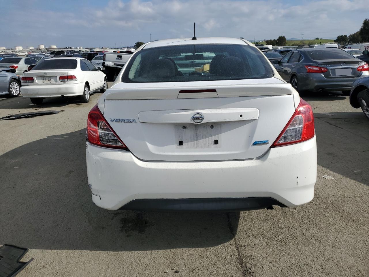 2015 Nissan Versa - Image 6