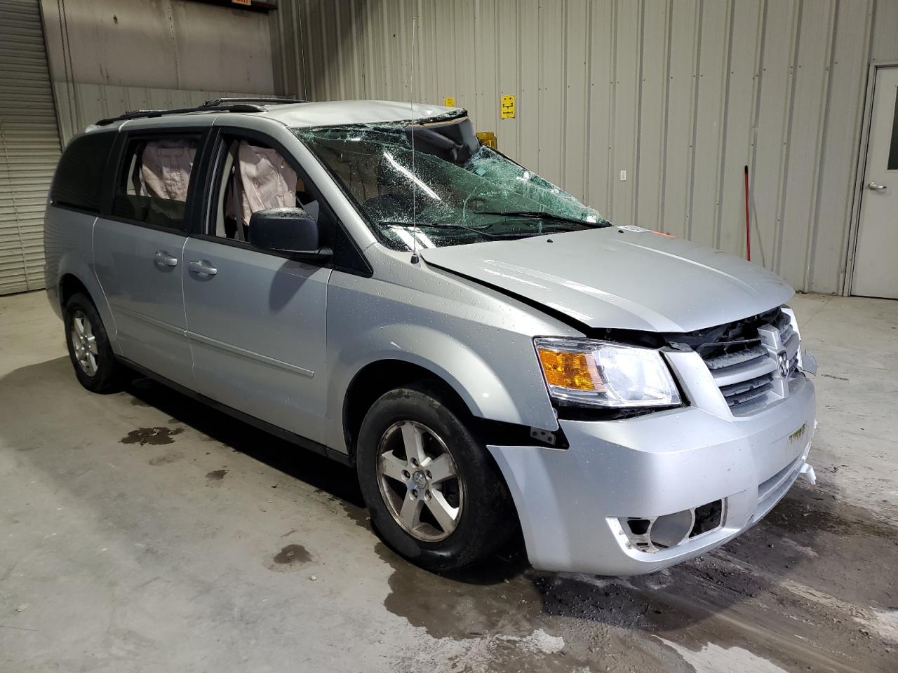 2009 Dodge Caravan - Image 4