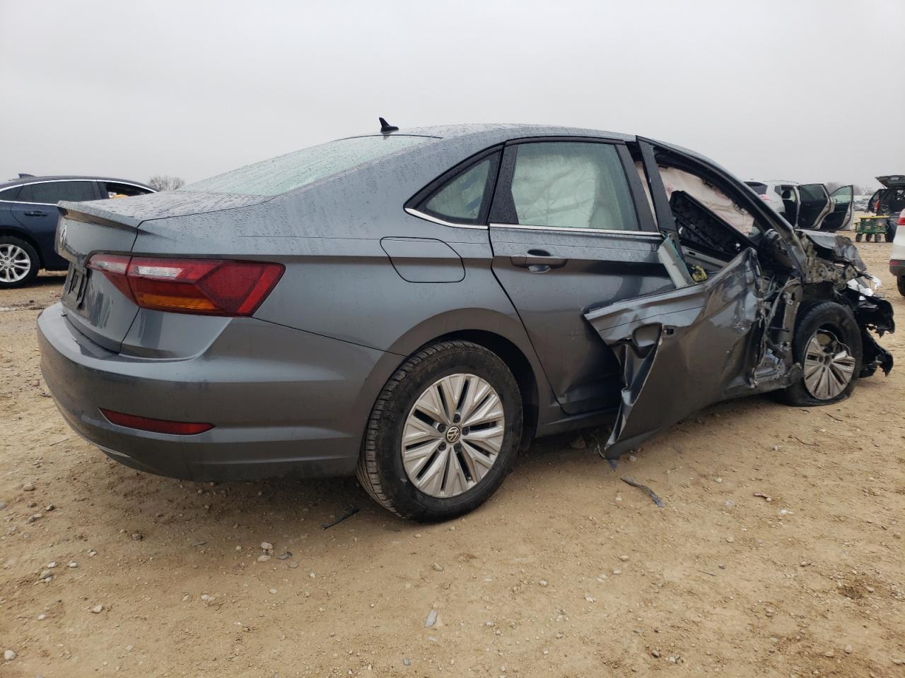 2019 Volkswagen Jetta - Image 3