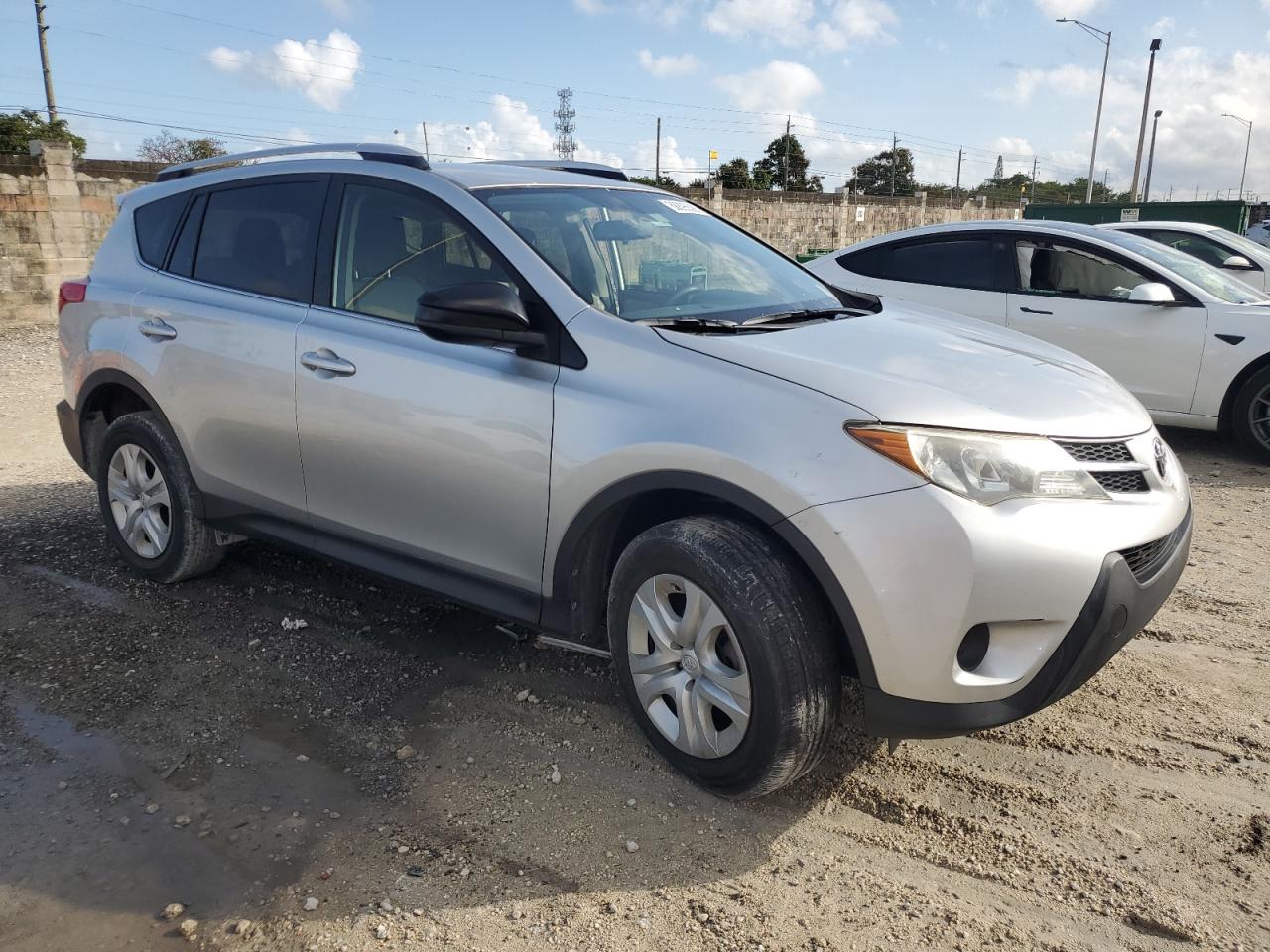 2015 Toyota RAV 4 - Image 4