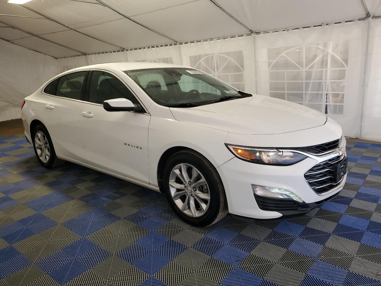 2023 Chevrolet Malibu - Image 4