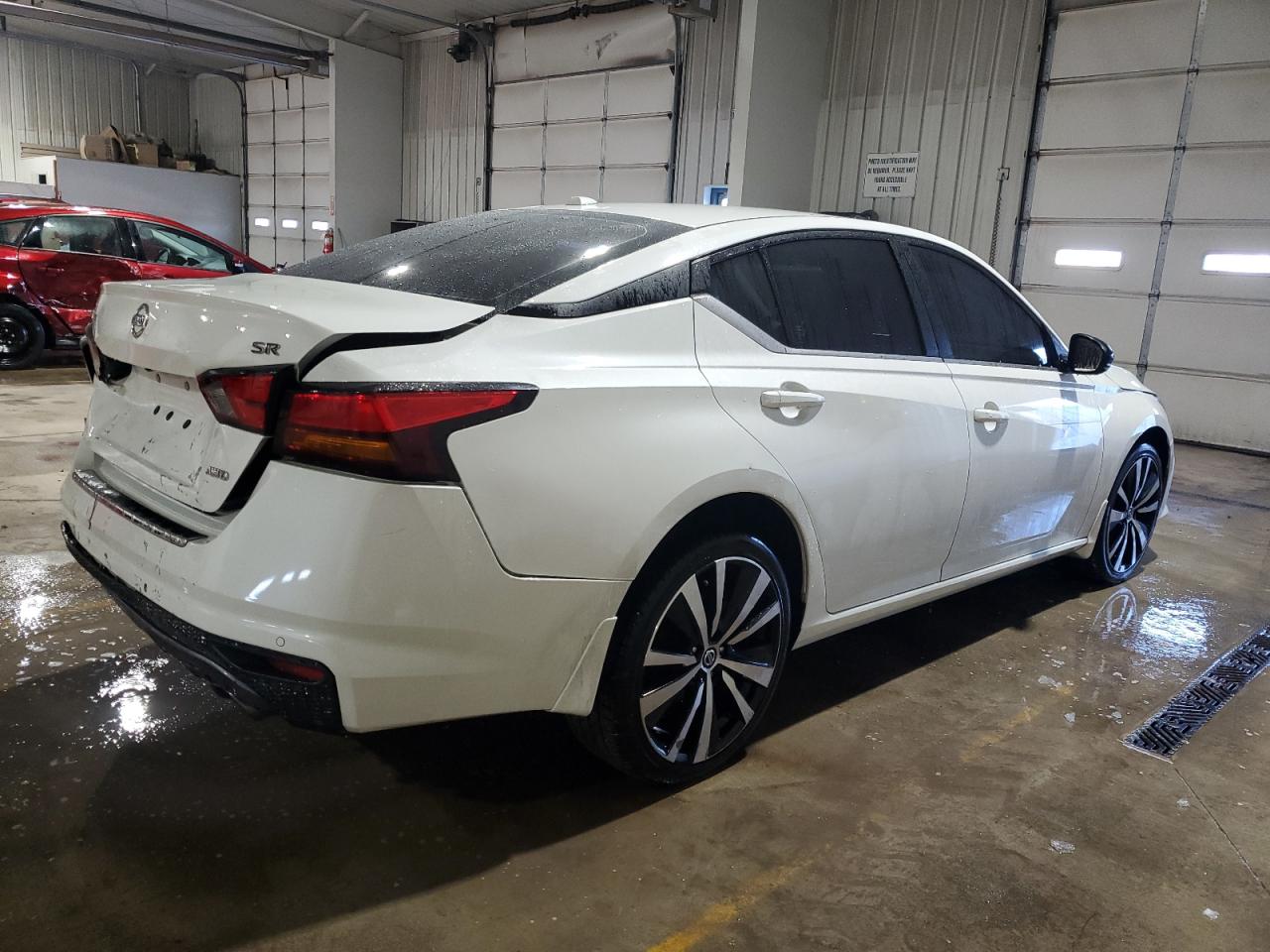 2021 Nissan Altima - Image 3