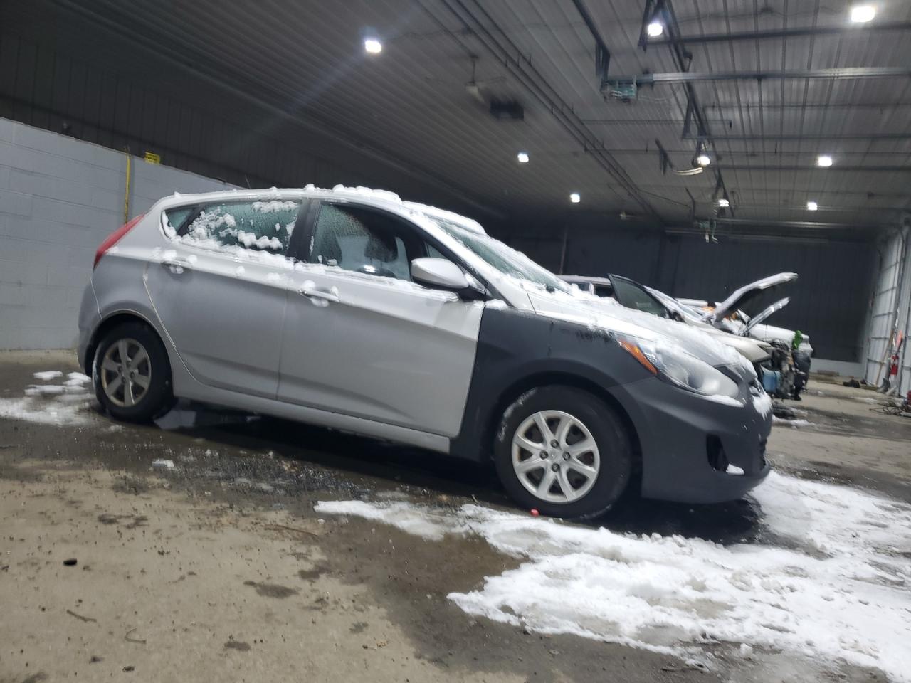 2013 Hyundai Accent - Image 4