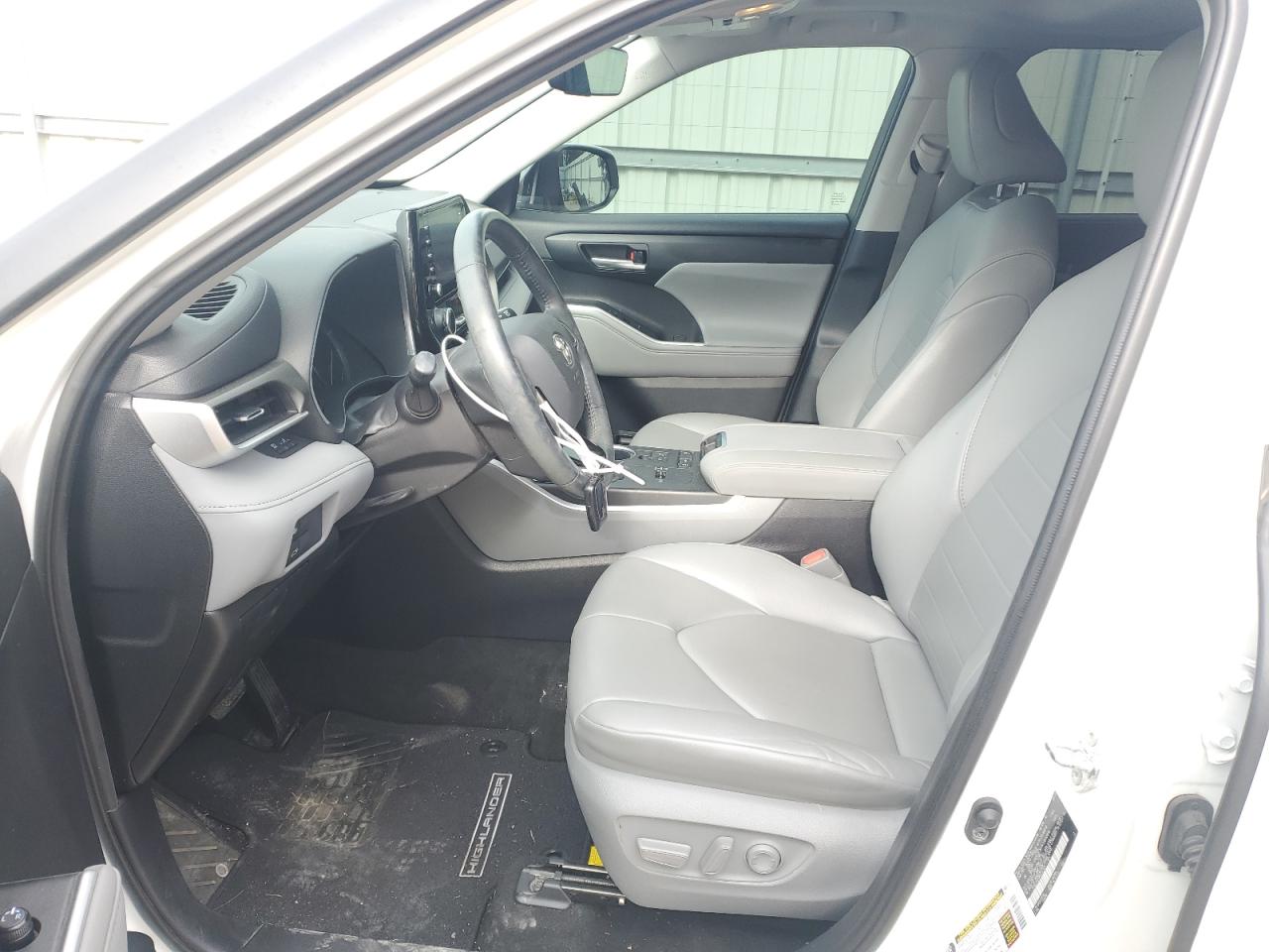 2021 Toyota Highlander - Image 7