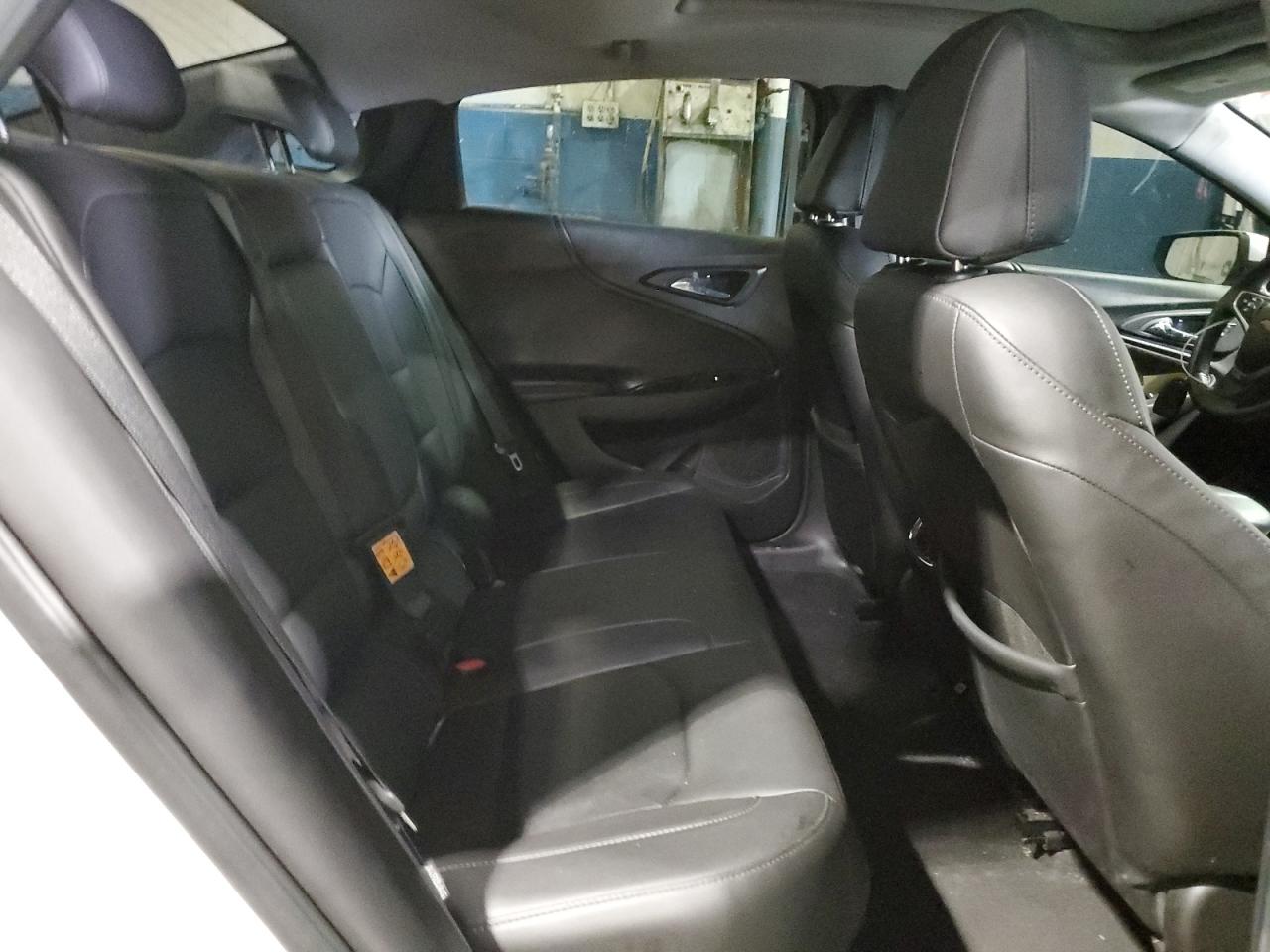 2016 Chevrolet Malibu - Image 10