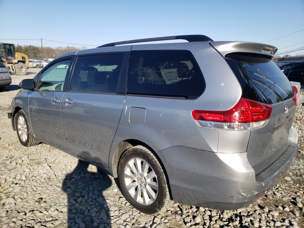 2014 Toyota Sienna - Image 2