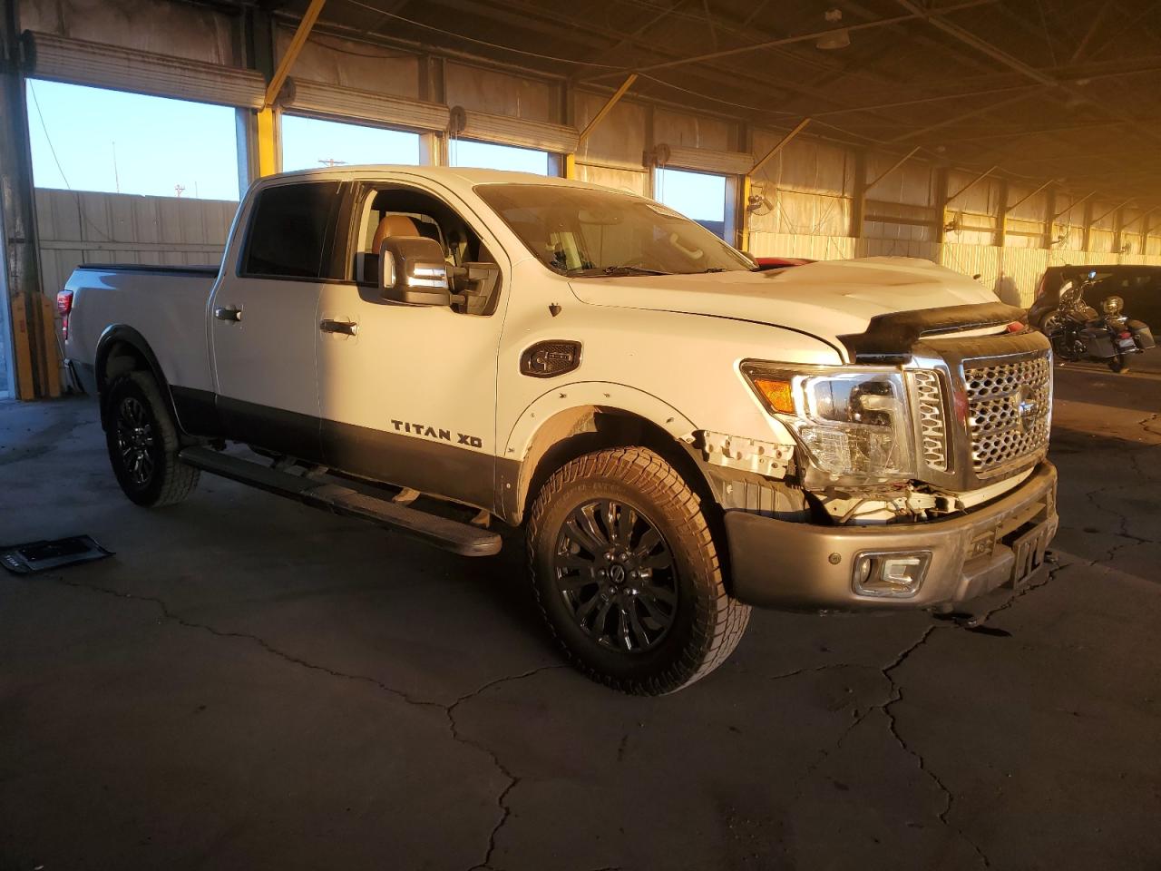 VIN 1N6BA1F42GN512715 2016 NISSAN TITAN no.4