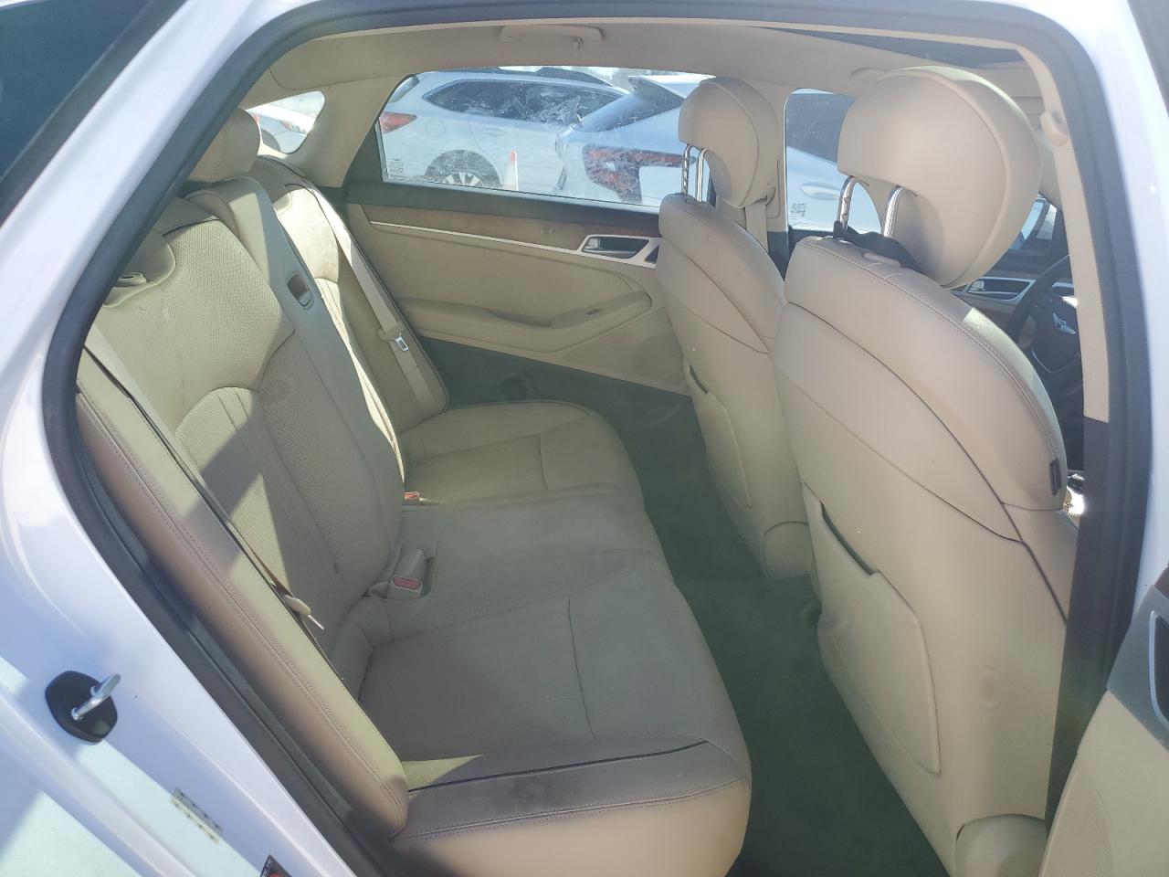 2017 Genesis G80 - Image 10