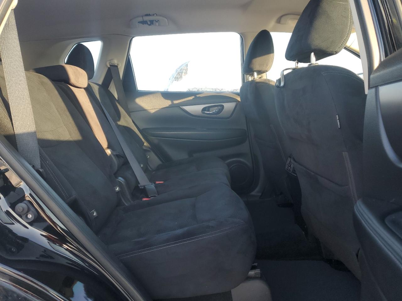 2016 Nissan Rogue - Image 11