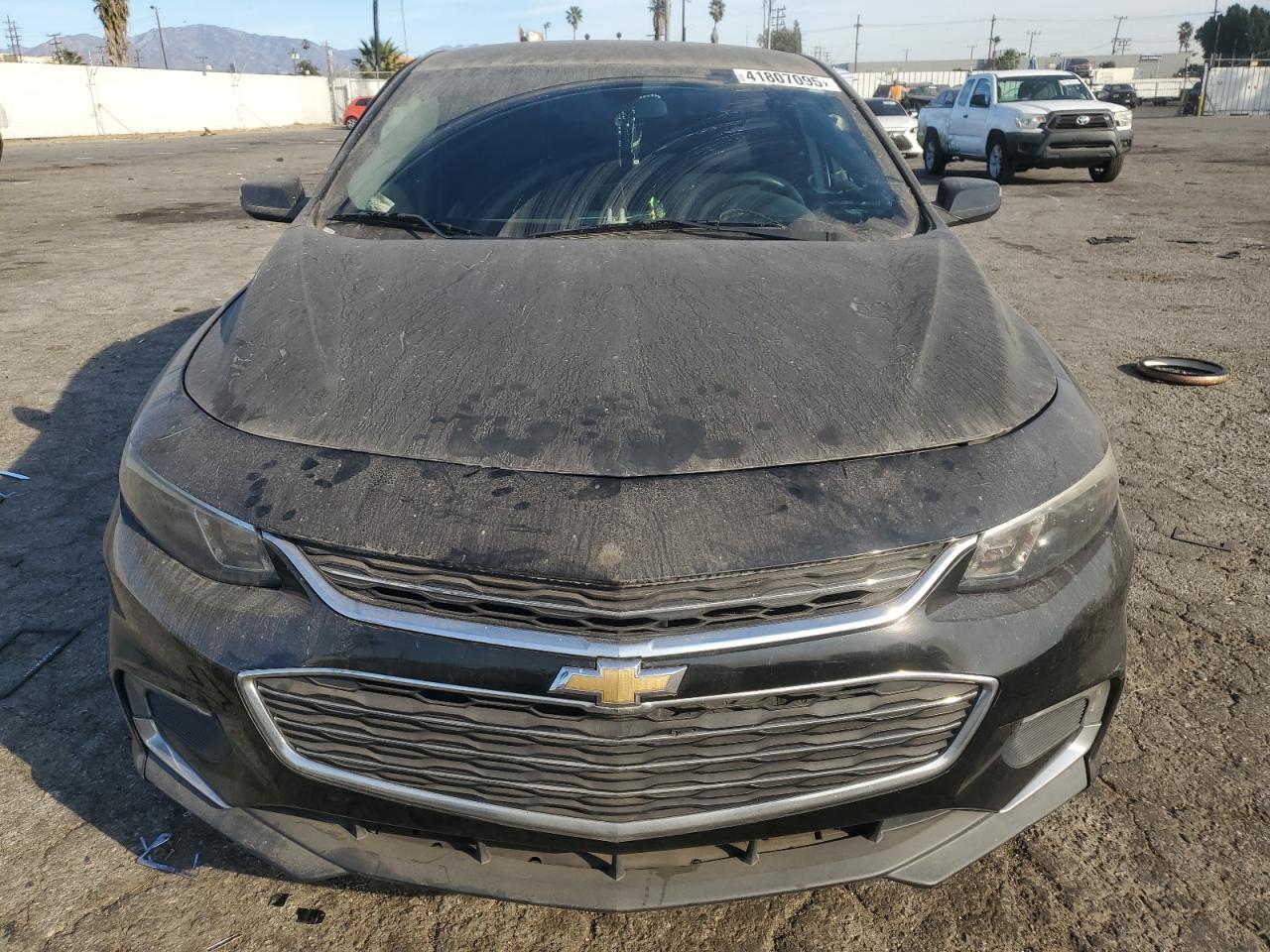 2017 Chevrolet Malibu - Image 5