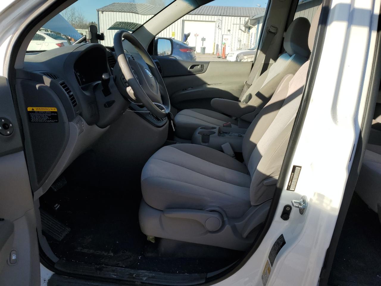 2012 Kia Sedona - Image 7
