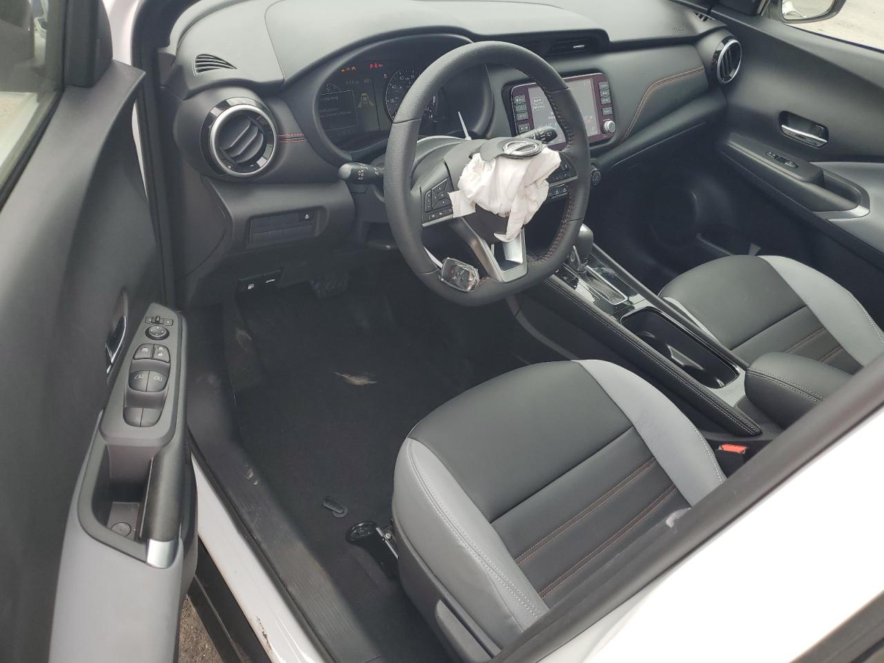 2024 Nissan Kicks - Image 8