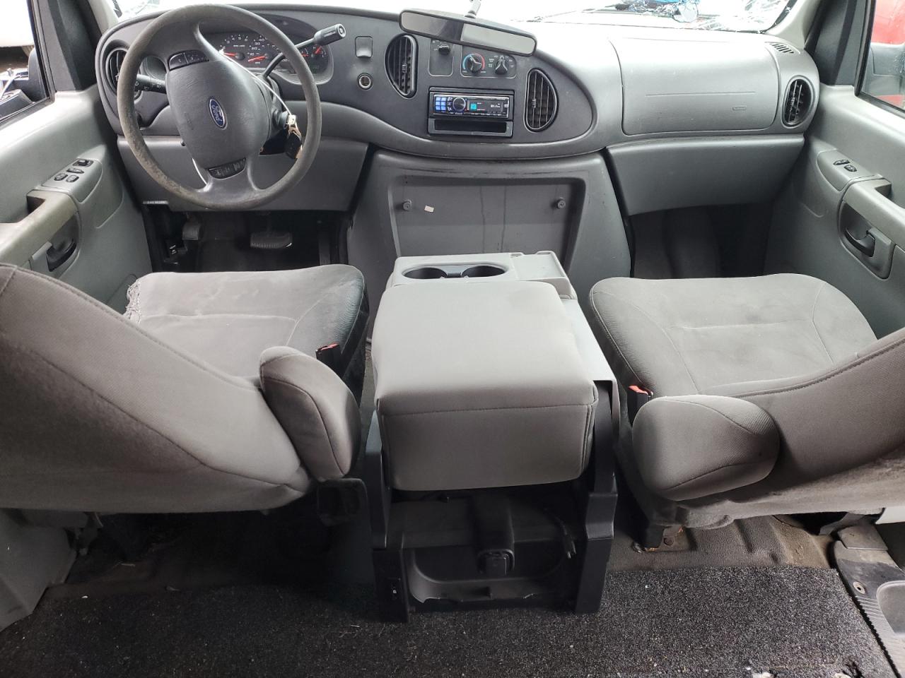 2006 Ford Econoline - Image 8
