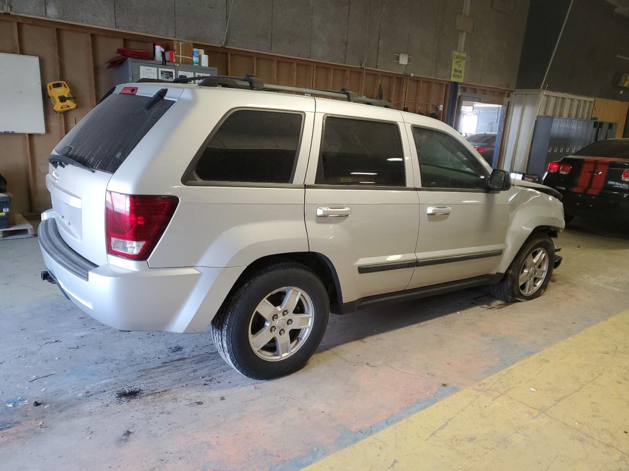 2007 Jeep Grand Cherokee - Image 3