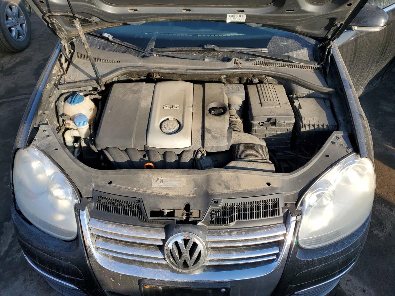 2009 Volkswagen Jetta - Image 11