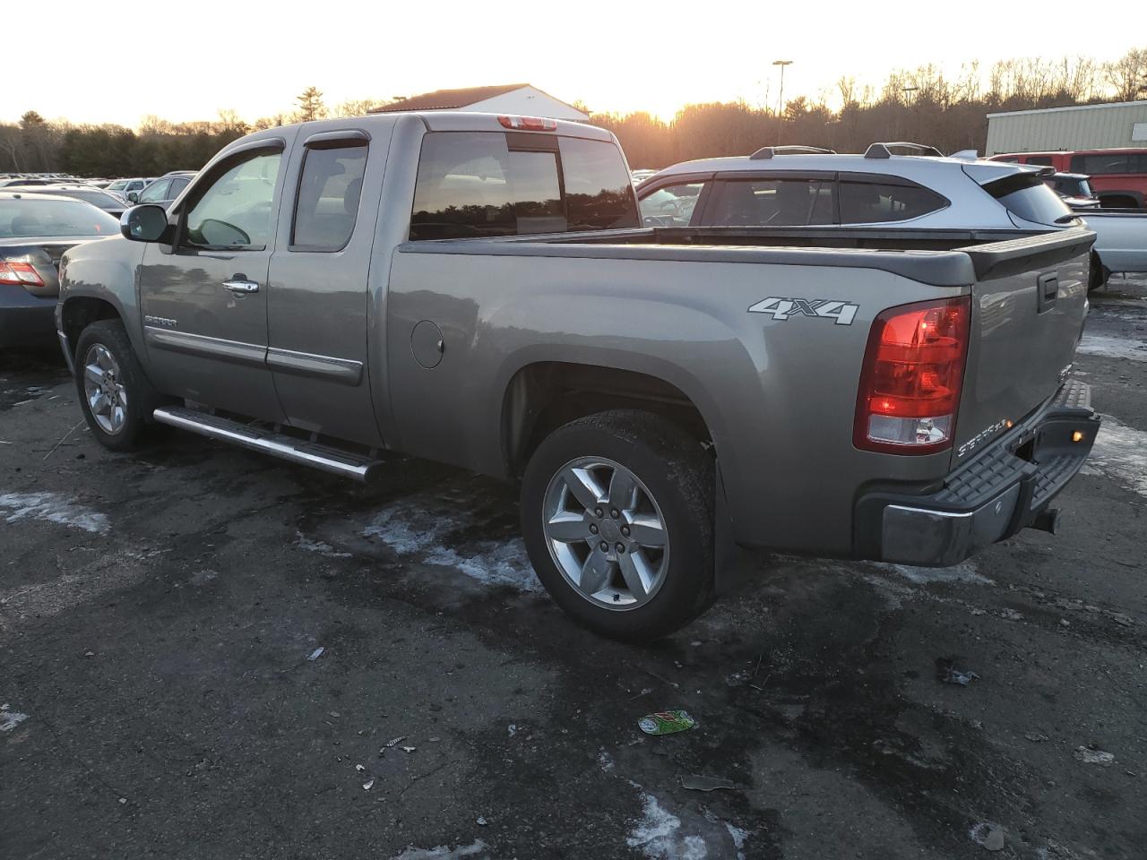2013 GMC Sierra - Image 2