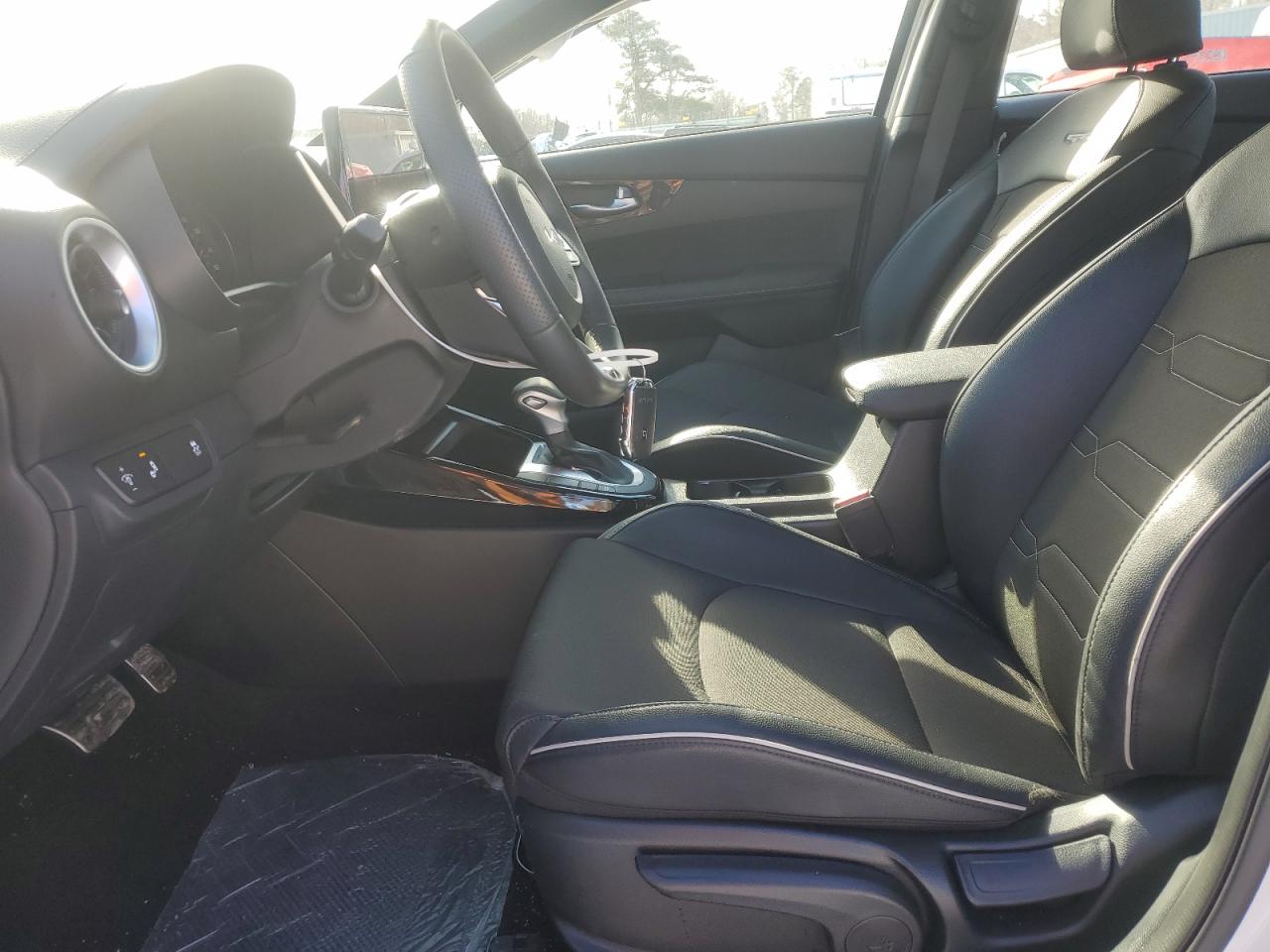 2024 Kia Forte - Image 7