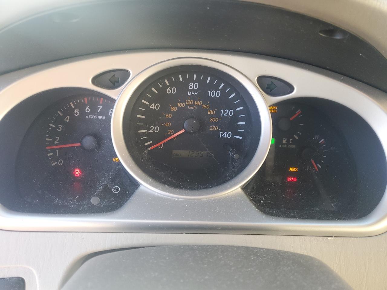 2005 Toyota Highlander - Image 9