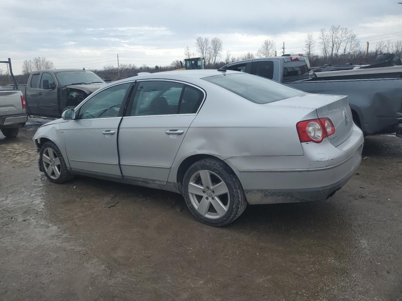 2007 Volkswagen Passat - Image 2
