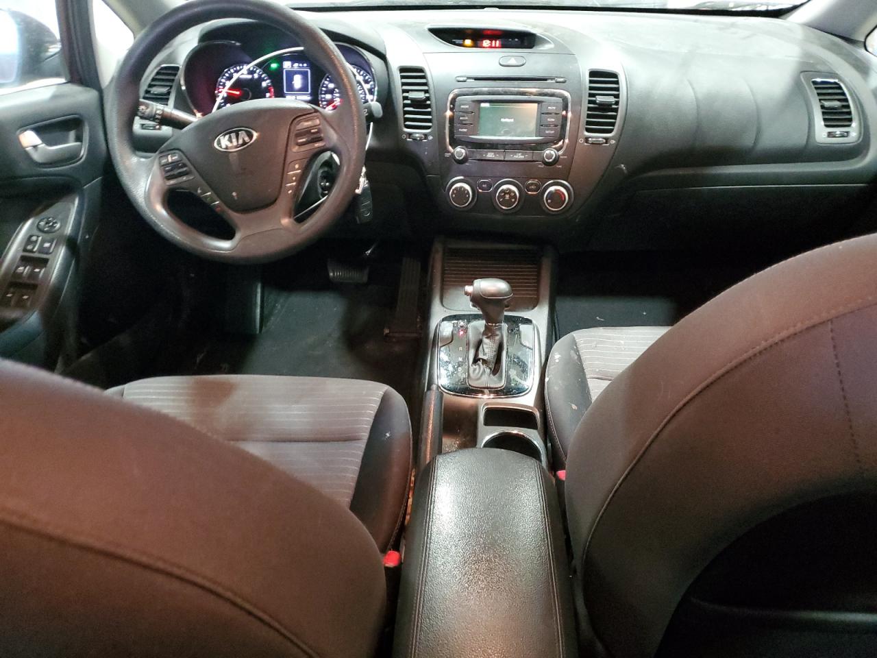 2017 Kia Forte - Image 8