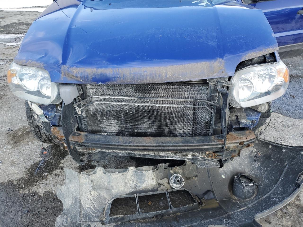 2005 Ford Escape - Image 13