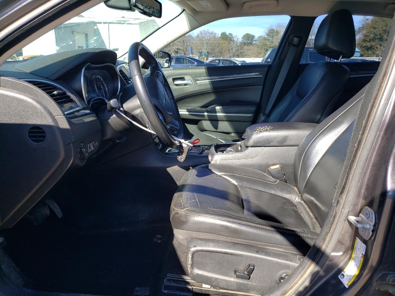 2019 Chrysler 300 - Image 7
