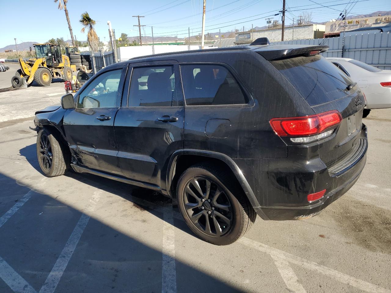 2018 Jeep Grand Cherokee - Image 2