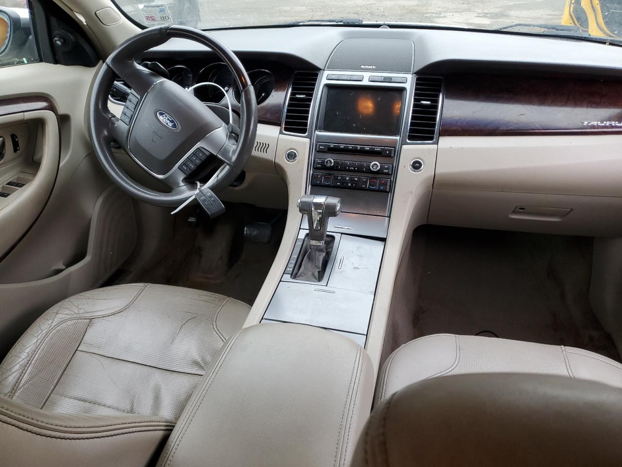 2012 Ford Taurus - Image 8