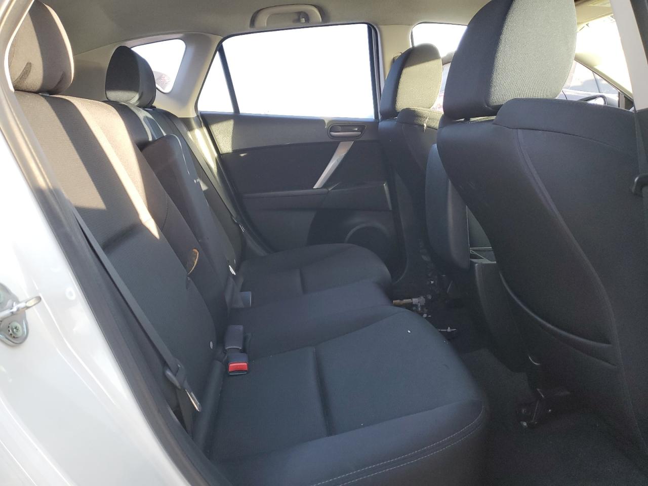 2011 Mazda 3 - Image 10