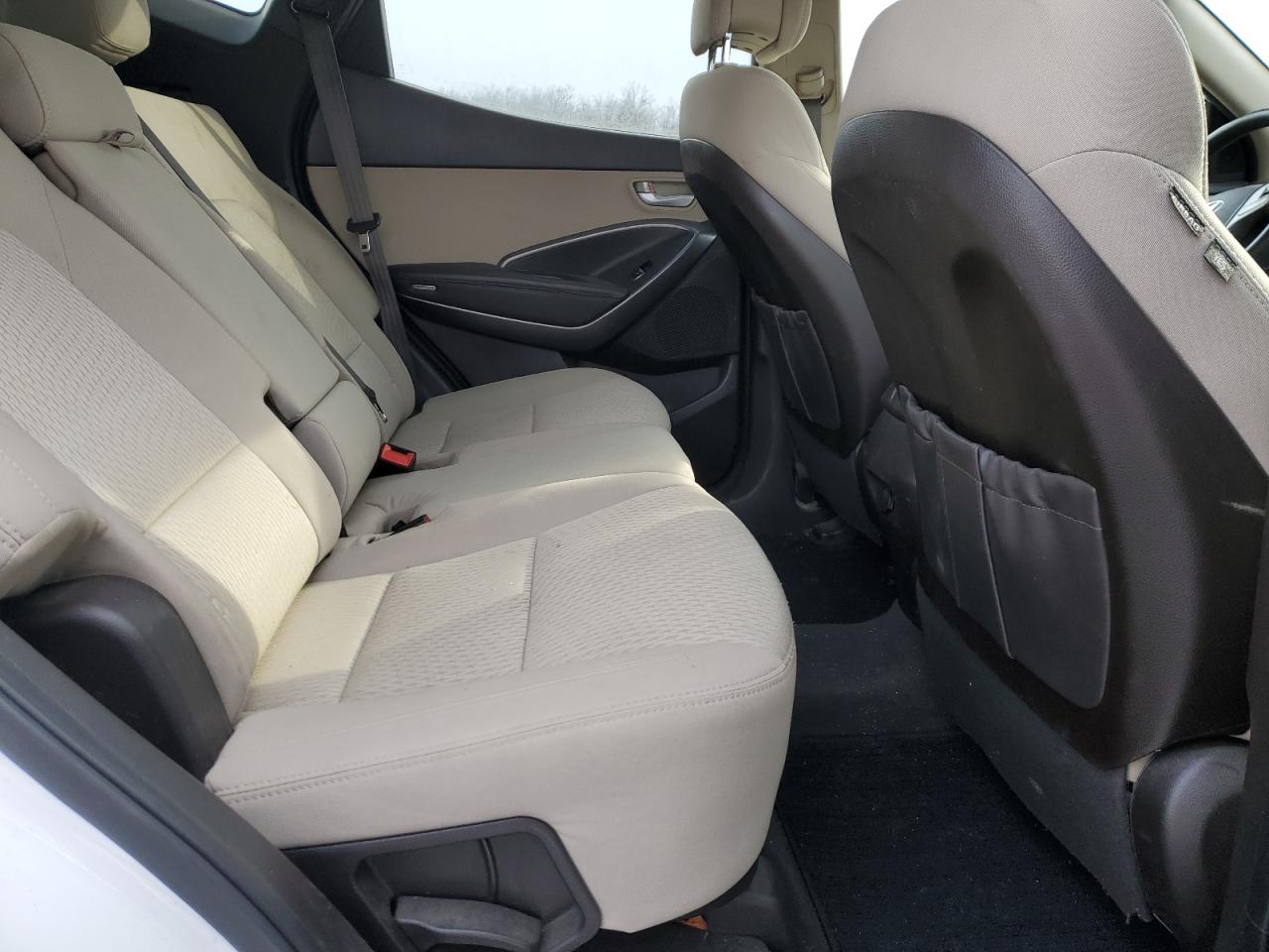 2017 Hyundai Santa Fe - Image 10