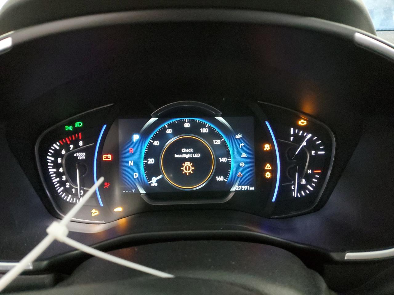 2019 Hyundai Santa Fe - Image 9