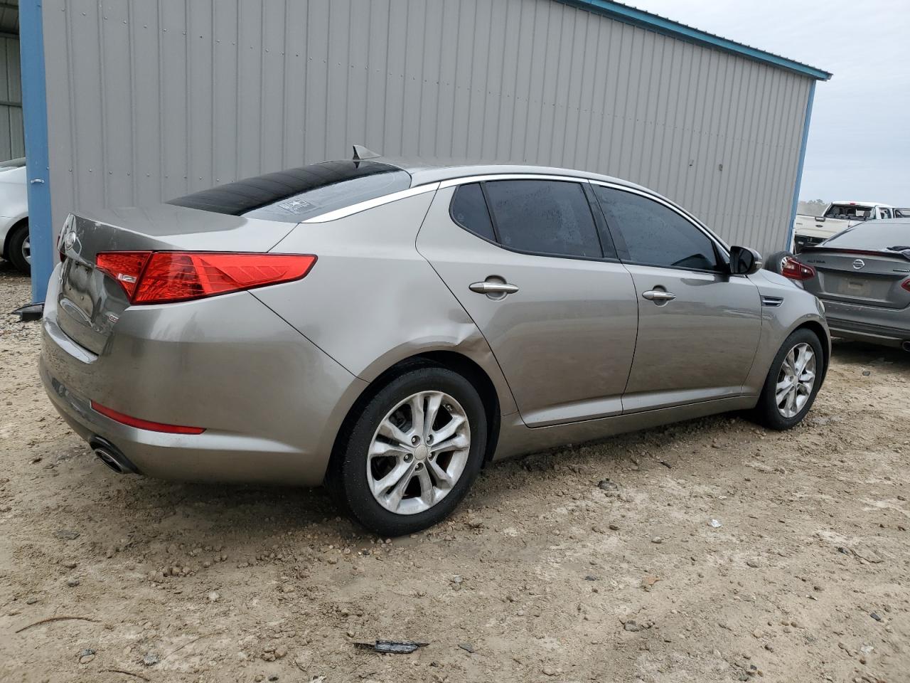 VIN 5XXGM4A74DG182926 2013 KIA OPTIMA no.3