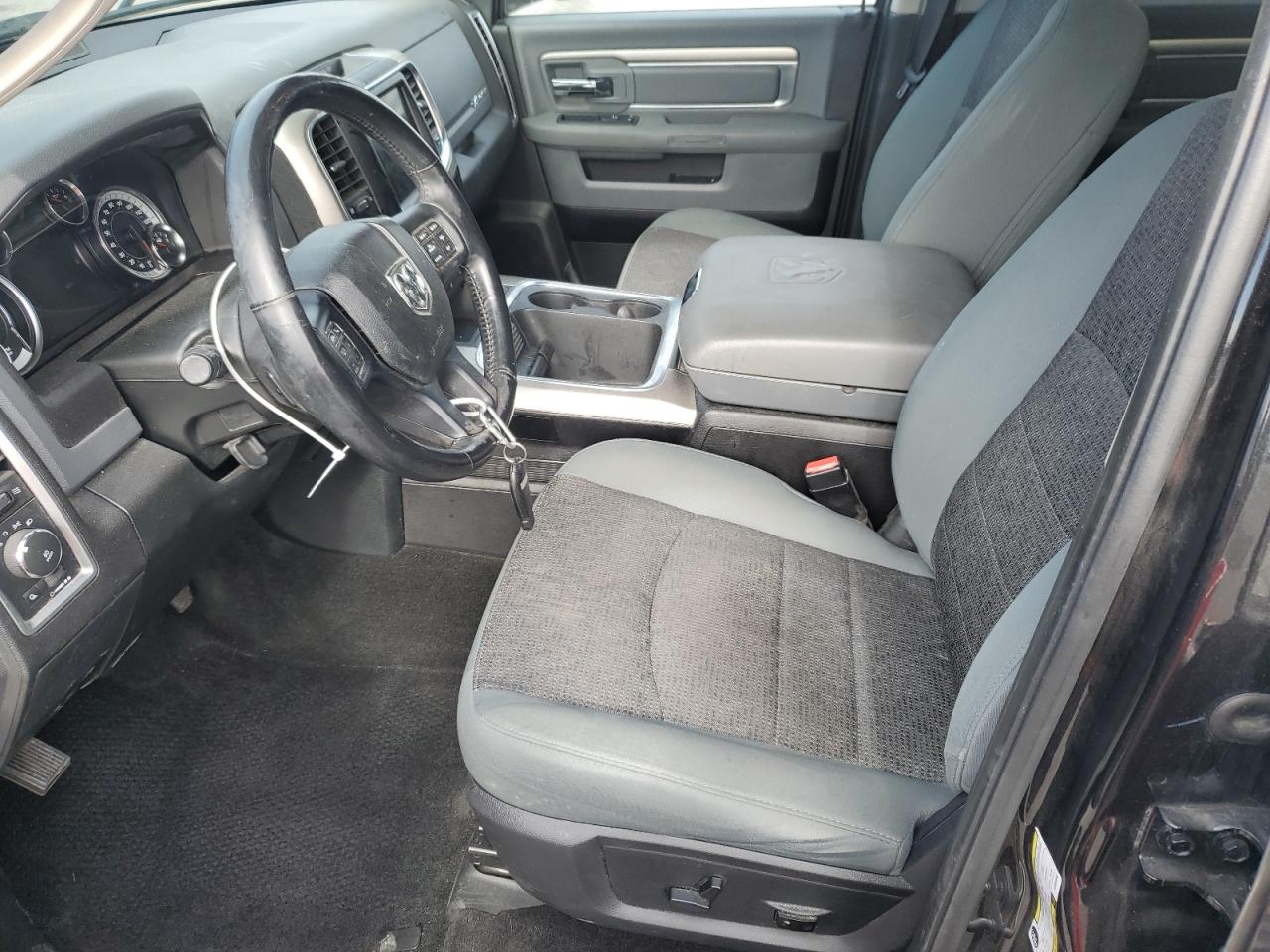 2017 RAM 1500 - Image 7