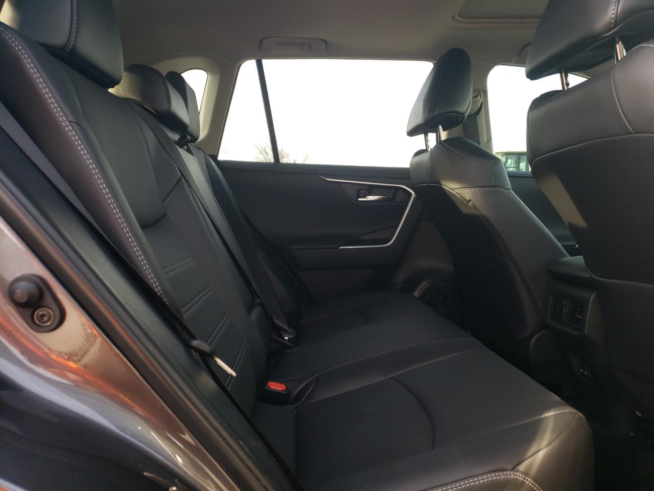 2024 Toyota RAV 4 - Image 10