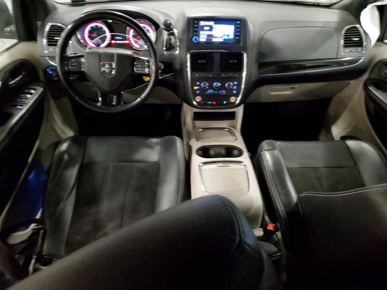 2020 Dodge Caravan - Image 8