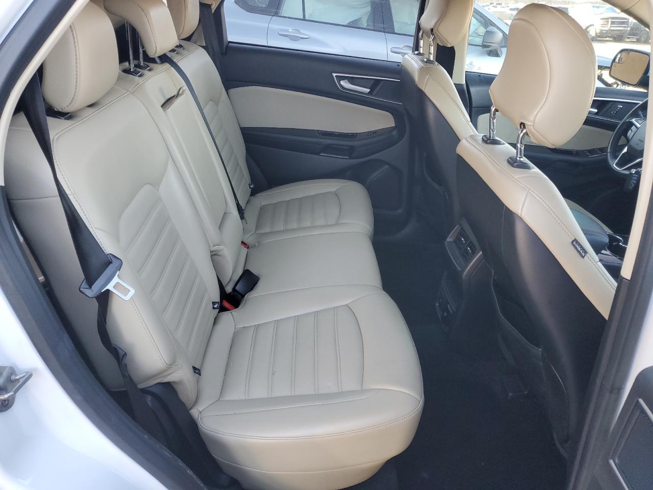 2018 Ford Edge - Image 11