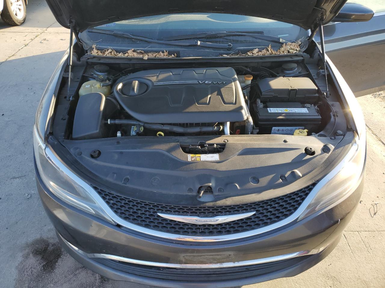 2016 Chrysler 200 - Image 11