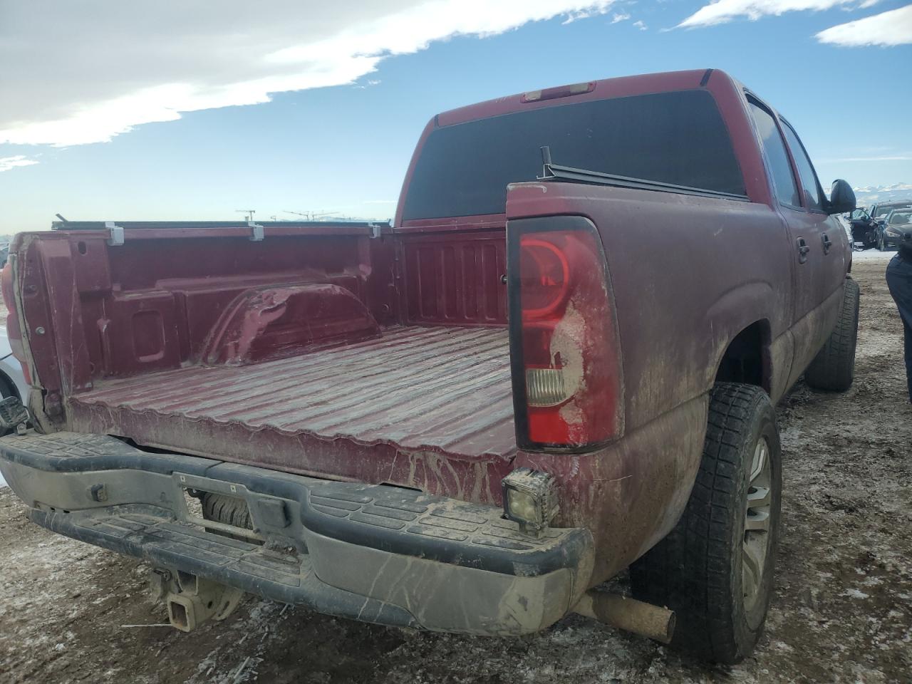 2005 Chevrolet Silverado - Image 3