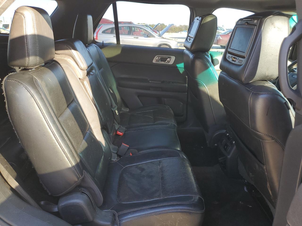 2011 Ford Explorer - Image 12