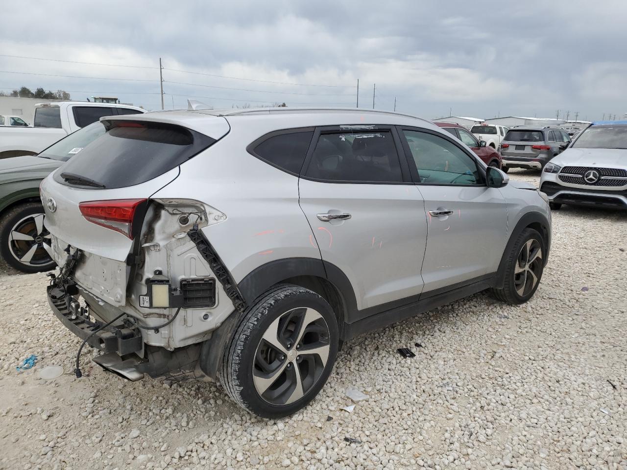 2016 Hyundai Tucson - Image 3