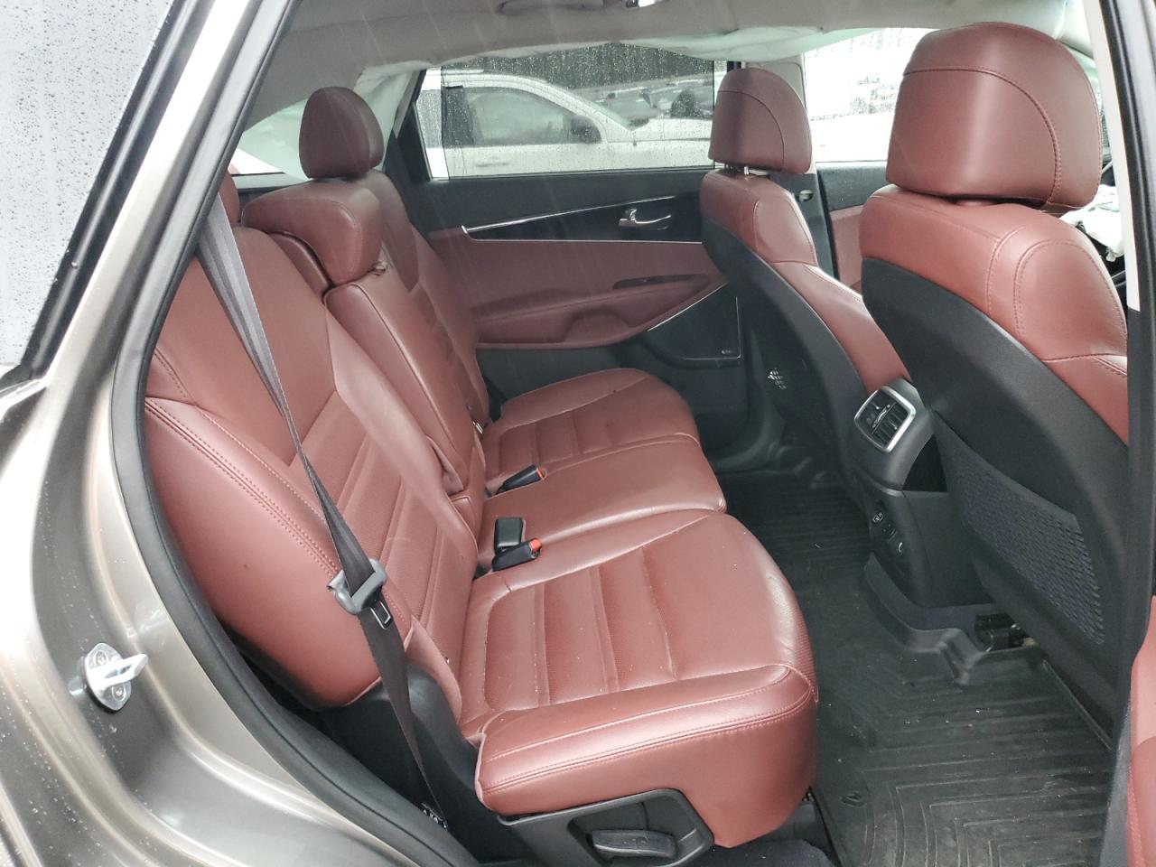 2017 Kia Sorento - Image 11