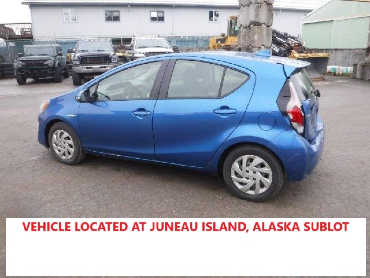 2015 Toyota Prius - Image 2