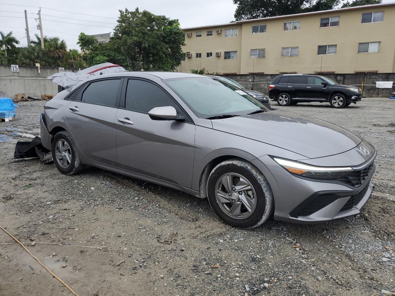 2024 Hyundai Elantra - Image 4