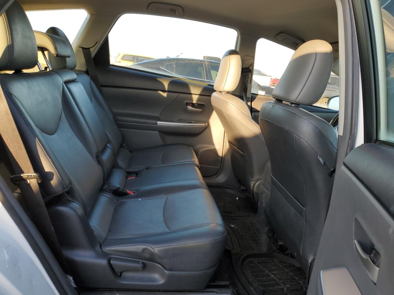 2012 Toyota Prius - Image 10