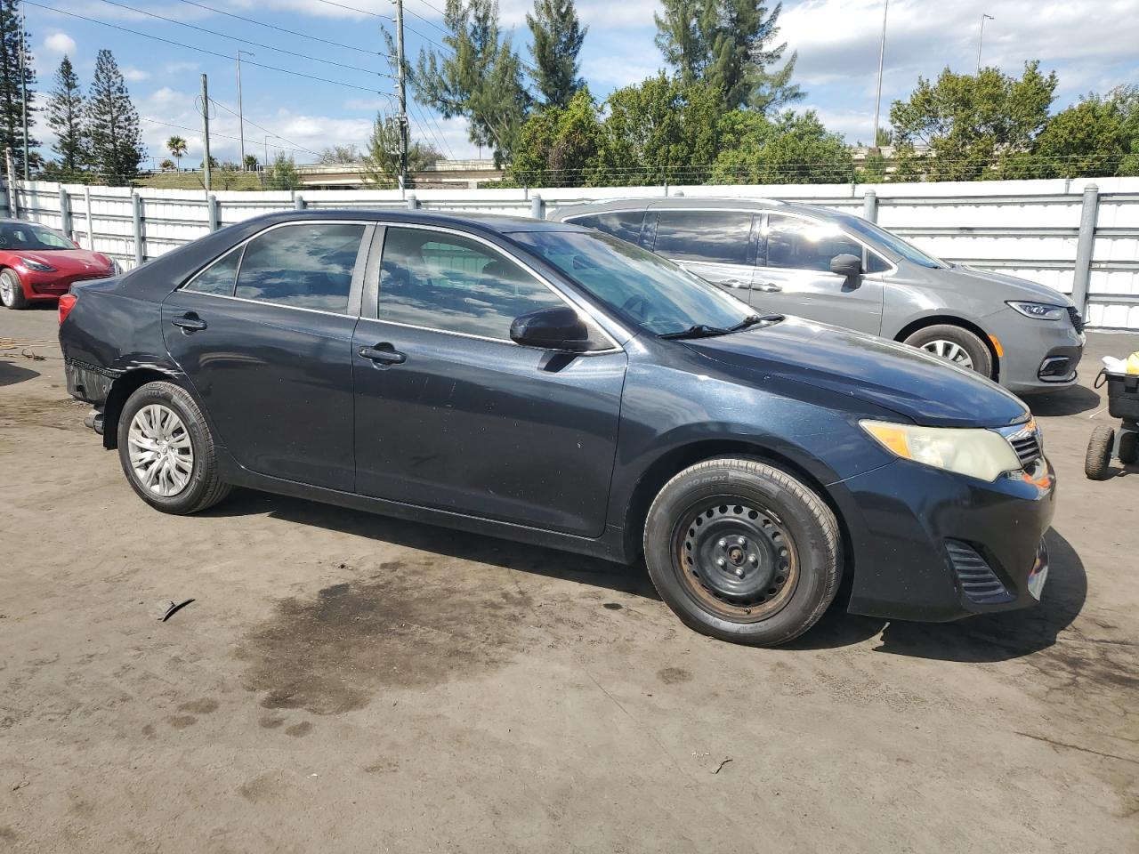 2014 Toyota Camry - Image 4
